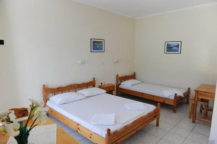 Mediterraneo Studios Vasilikí Rum bild