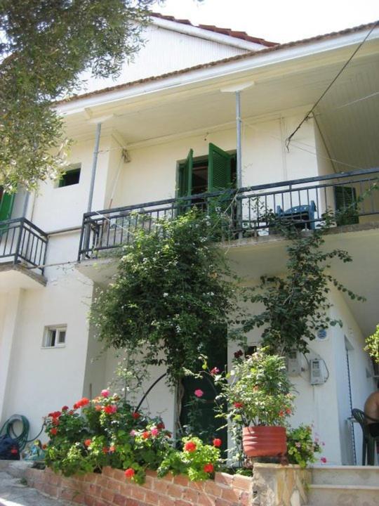 Mediterraneo Studios Vasilikí Exteriör bild